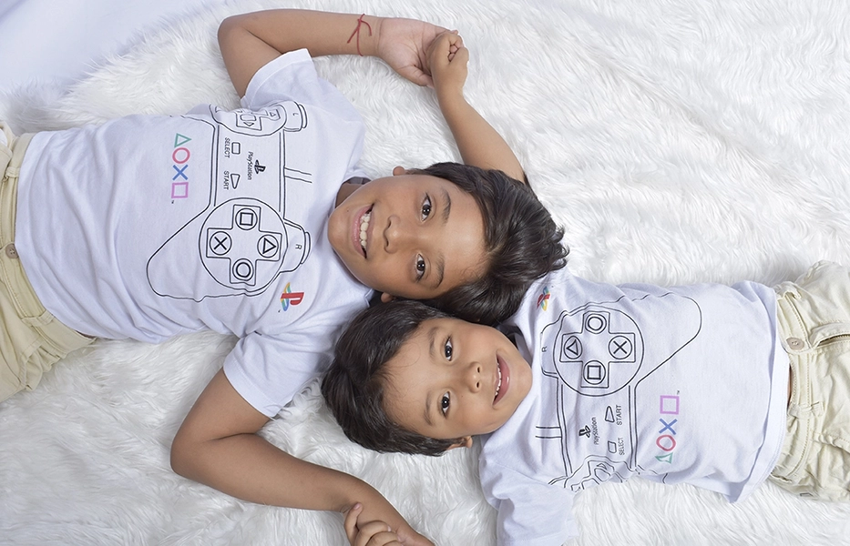 foto estudio de hermanos